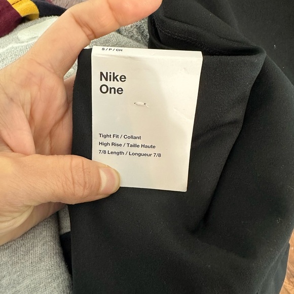 Nike Women's Black Leggings - Picture 5 of 13